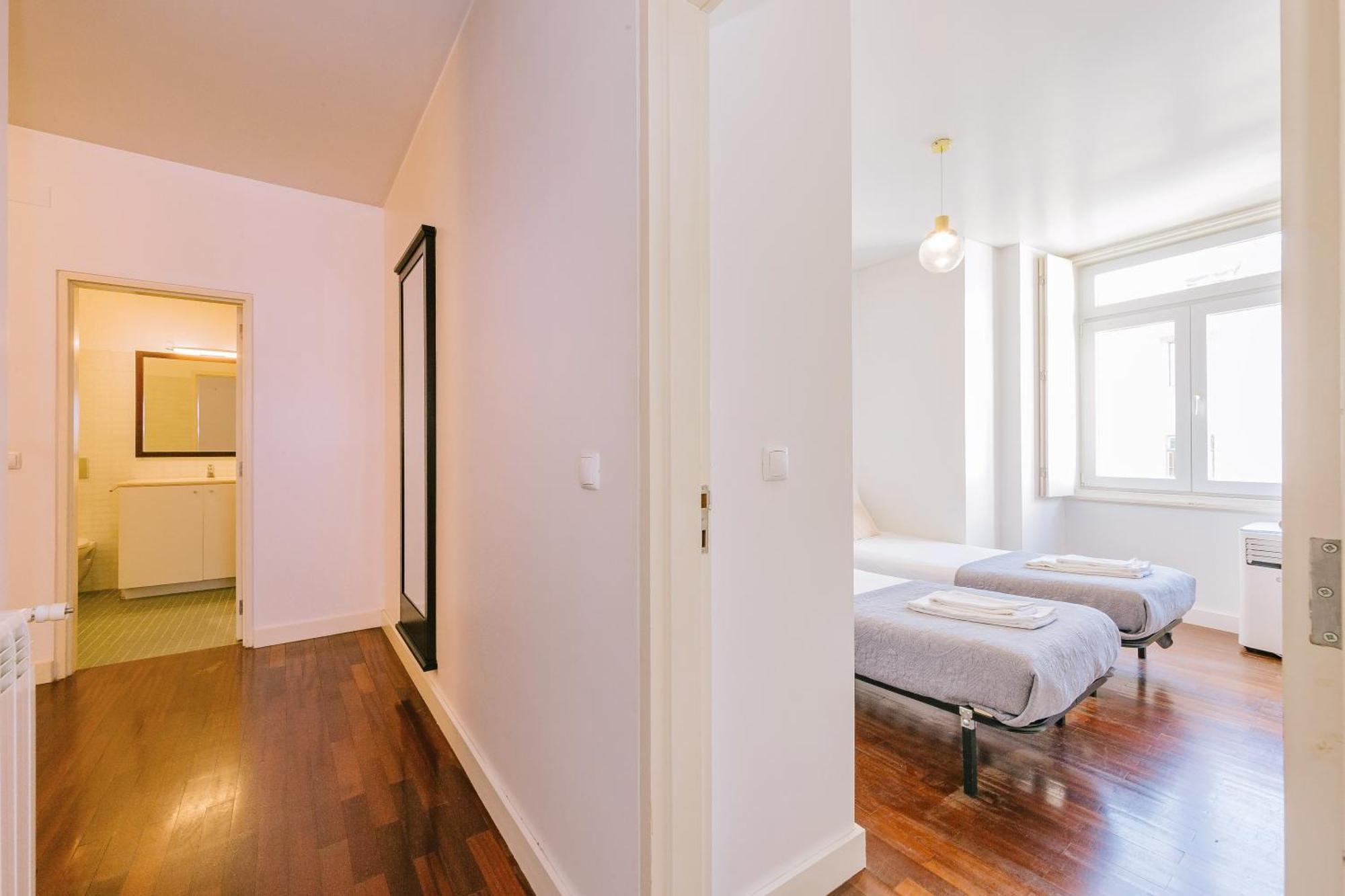 Chiado 2 Bedroom Elegant Apartment Lisbon Bagian luar foto