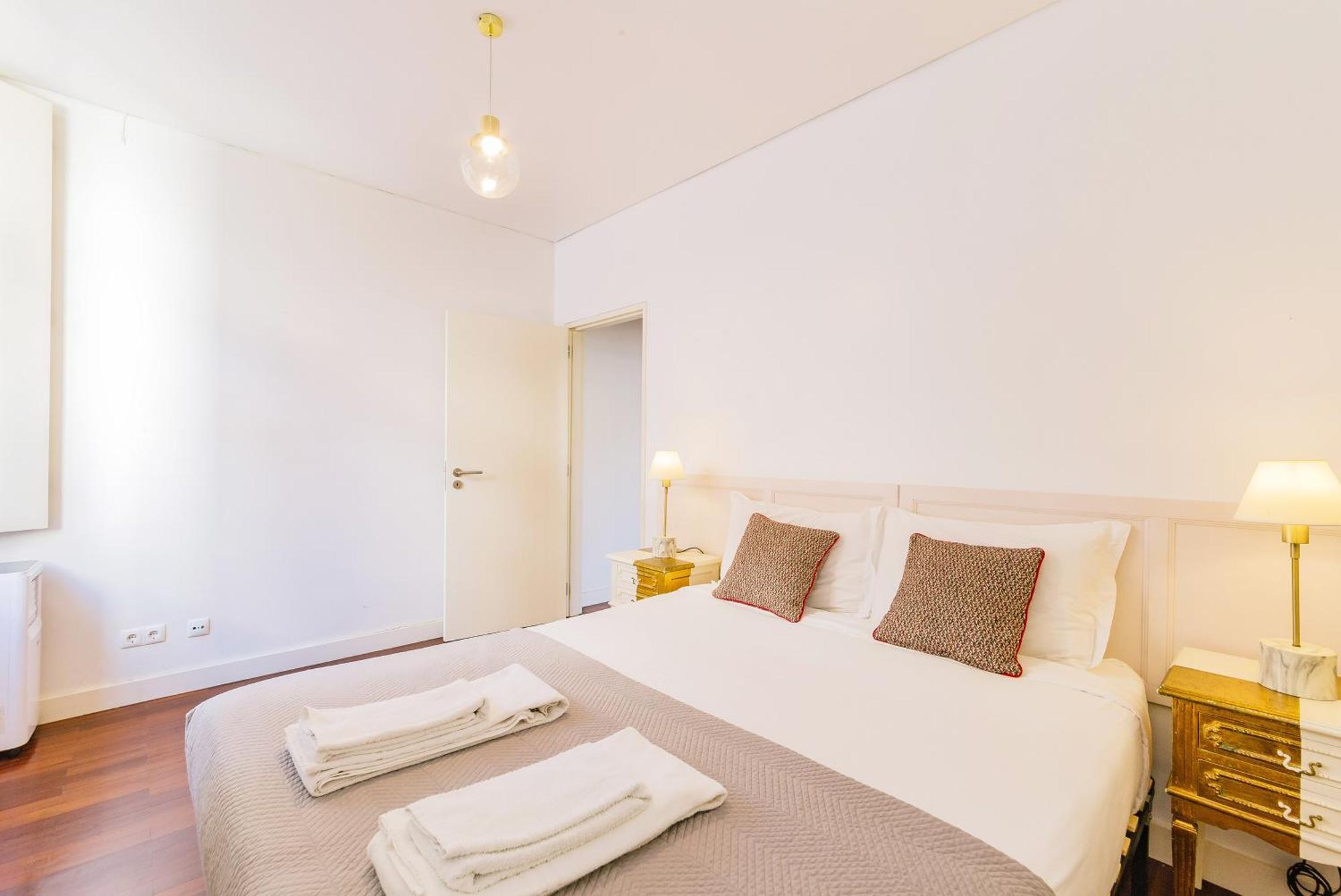Chiado 2 Bedroom Elegant Apartment Lisbon Bagian luar foto